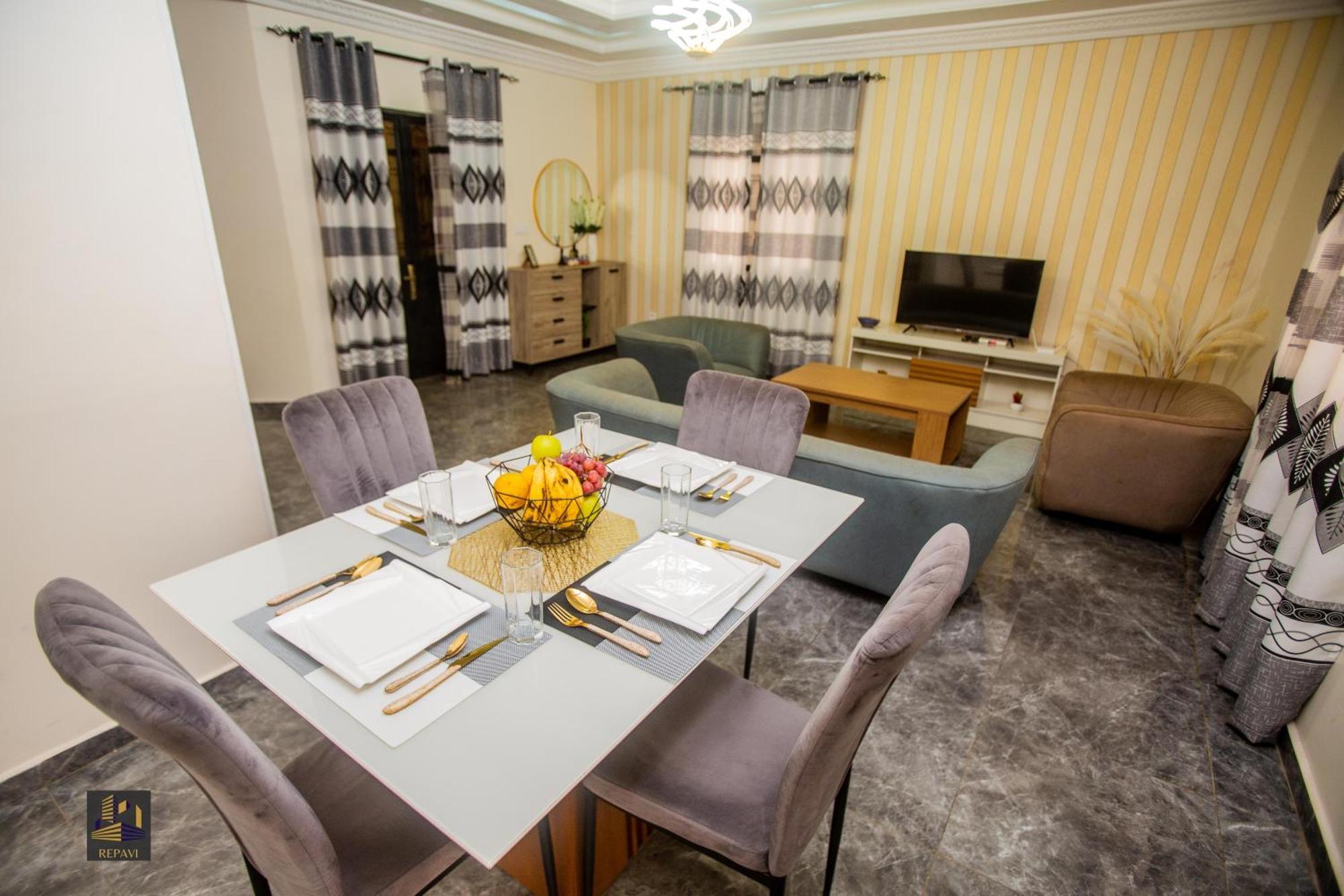 Repavi Lodge ยาอุนเด ภายนอก รูปภาพ