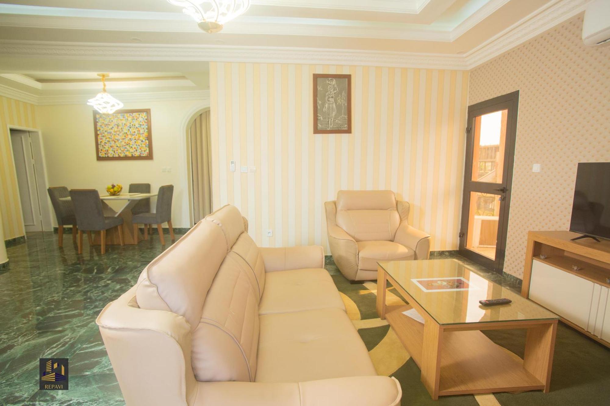 Repavi Lodge ยาอุนเด ภายนอก รูปภาพ