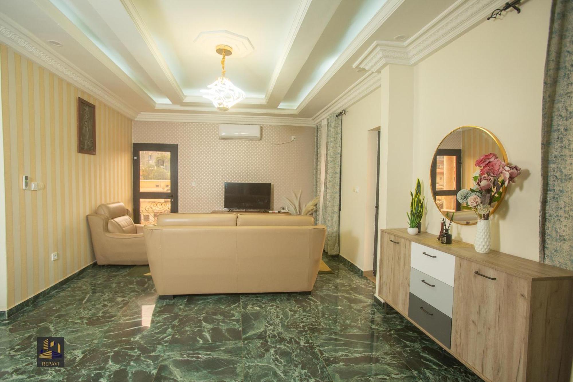 Repavi Lodge ยาอุนเด ภายนอก รูปภาพ