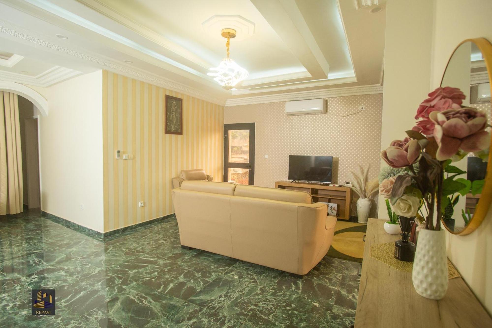 Repavi Lodge ยาอุนเด ภายนอก รูปภาพ