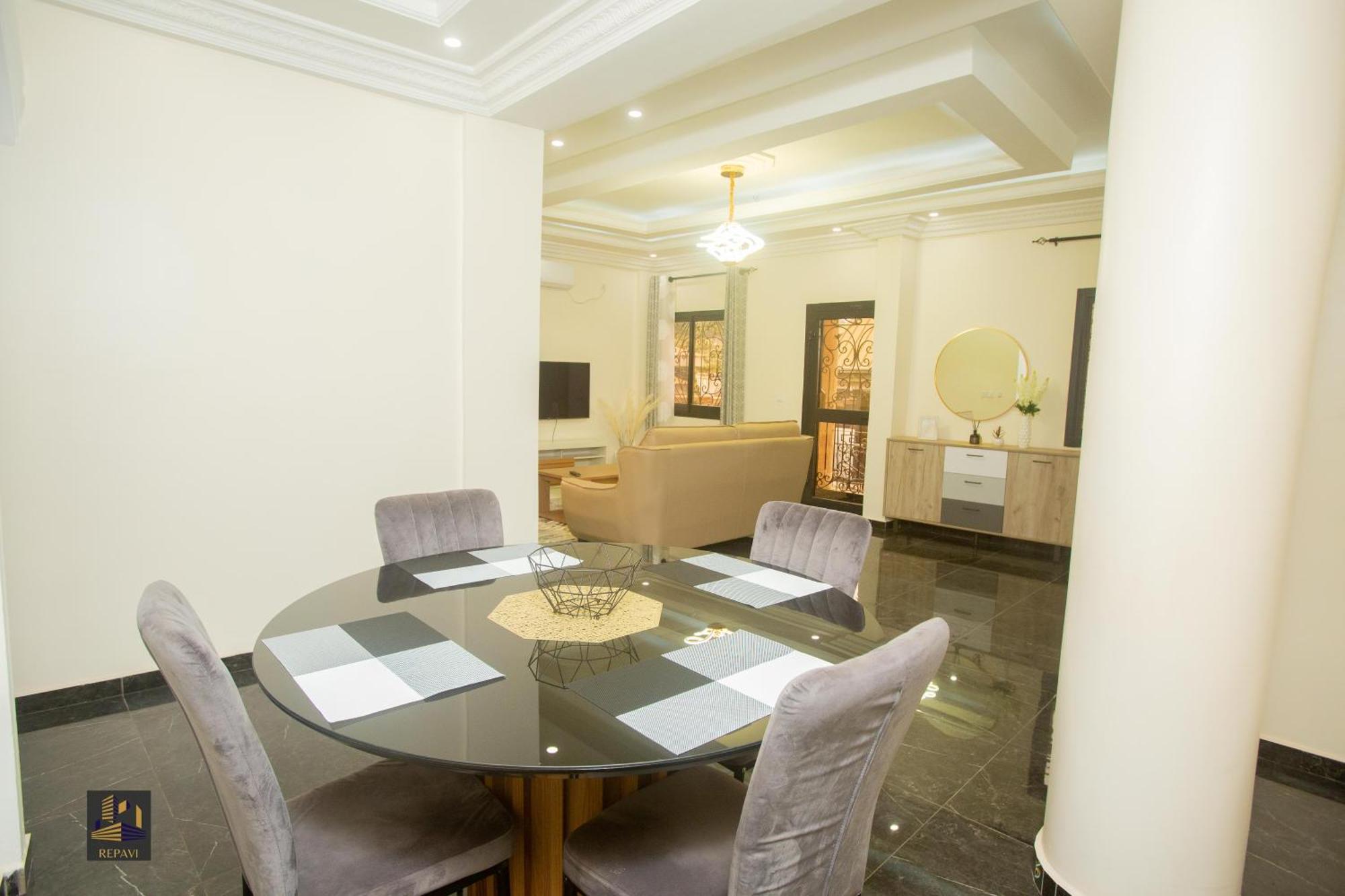 Repavi Lodge ยาอุนเด ภายนอก รูปภาพ